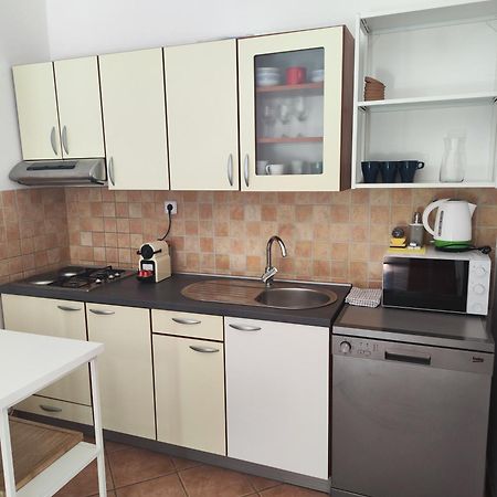 Вилла Lavender House Мандре Экстерьер фото